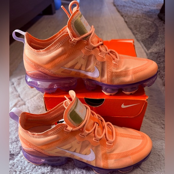 nike vapormax bleached coral